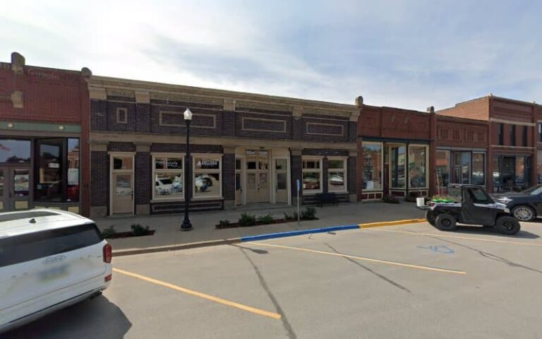 435516 thomas l. hillers 8211 iowa litigation lawyer 768x480