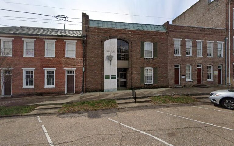 436878 three h law 768x480