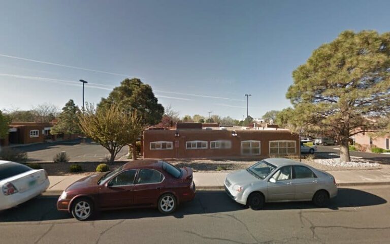 436928 throne bruce c 768x480