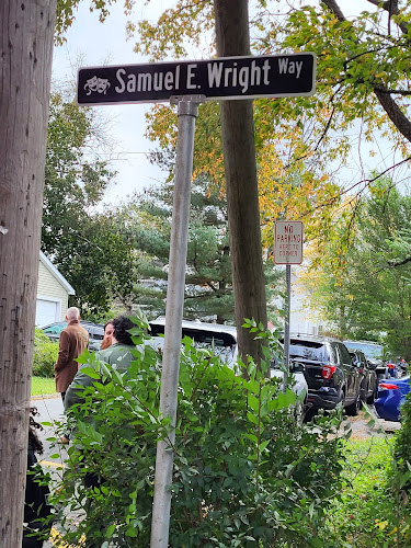 440143 townsend bruce d