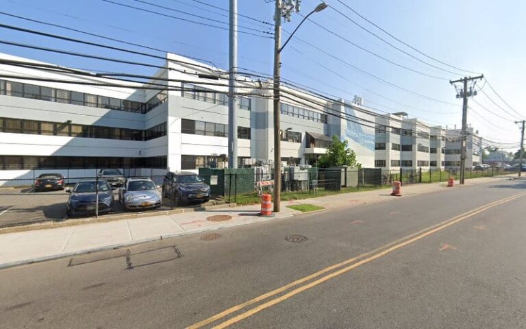 442233 trusted real estate lawyers 768x480