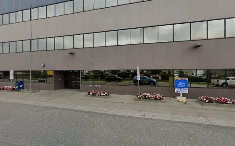 443317 ty farnsworth 768x480