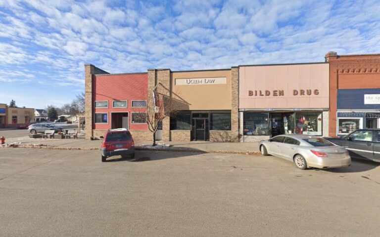 443726 uglem law pc 768x480