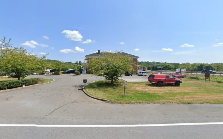 444201 upright law 768x480