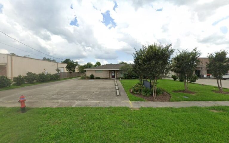 445487 van c seneca llc 768x480