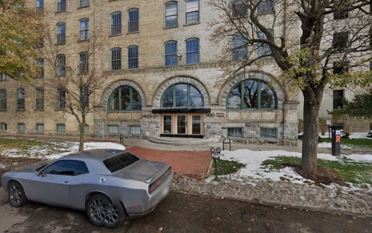 446080 vandyke amy l 768x480