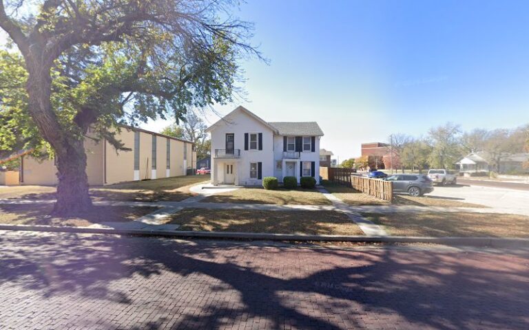 446689 velasquez lee 768x480