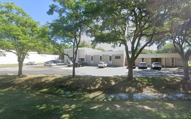 447072 vernis bowling 768x480