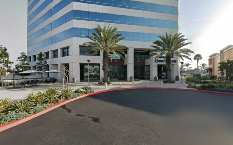 448956 vozenilek john 768x480