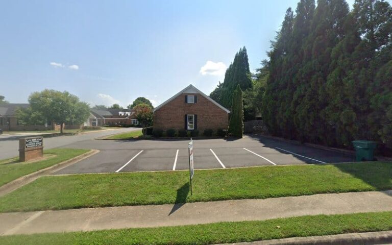 449202 w. eugene russell 768x480