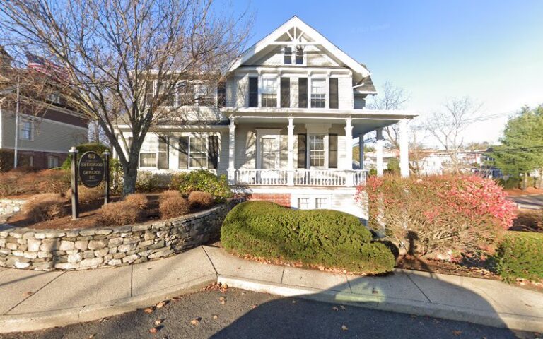 449204 w. glenn major 768x480