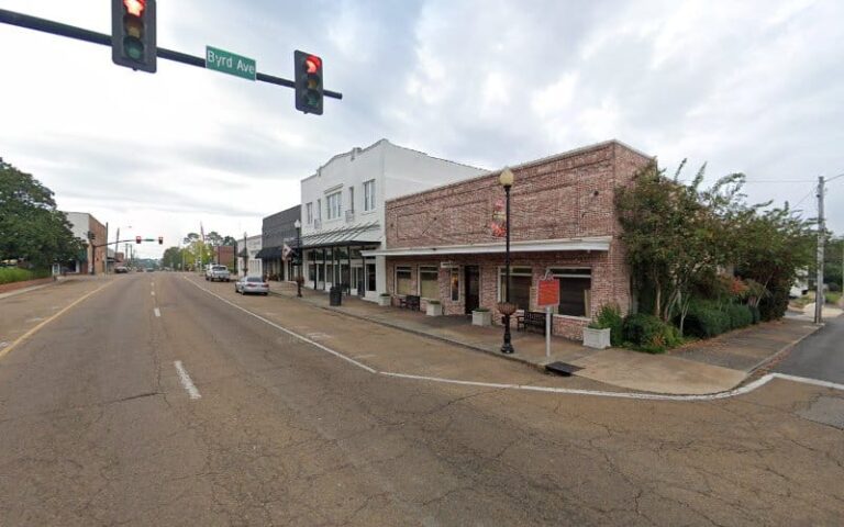 449519 wade white attorney 768x480