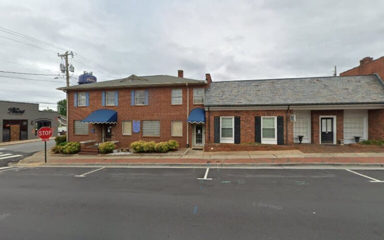 450267 walker mitch 768x480