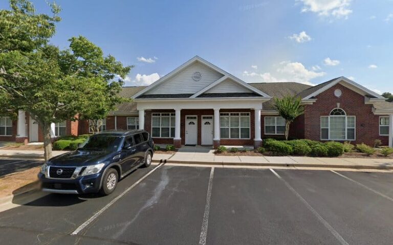 450372 wall glenn m 768x480