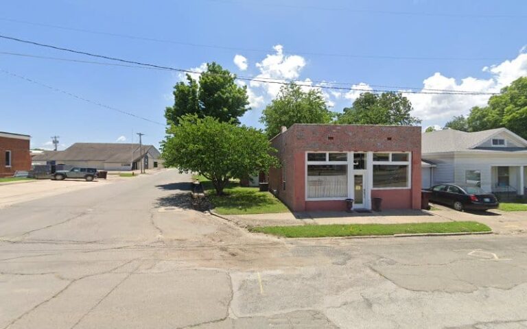 450376 wall kay r 768x480