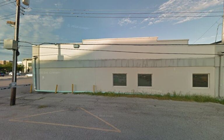 451612 warden jeffrey 768x480