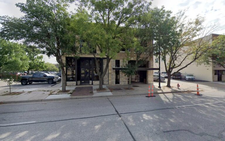 451975 warrior lawyers 768x480