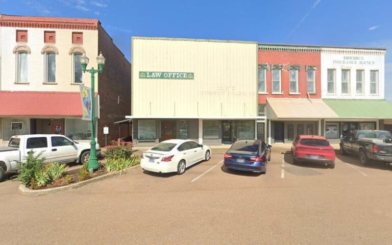 452037 washburn hutchenson 768x480