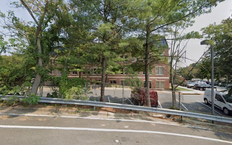 452668 watts park 768x480