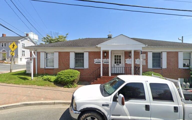 454451 wellington charles r 768x480