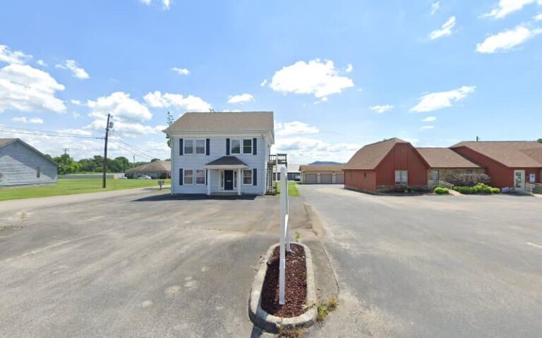 456039 whitaker larry 768x480