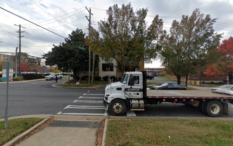 456158 white barbara l 768x480