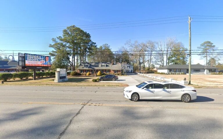 456172 white chad 768x480