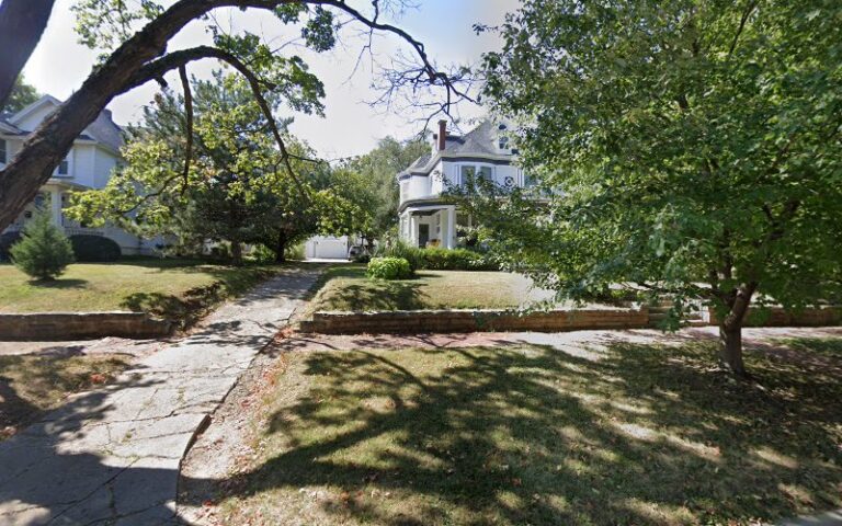 456182 white dennis 768x480