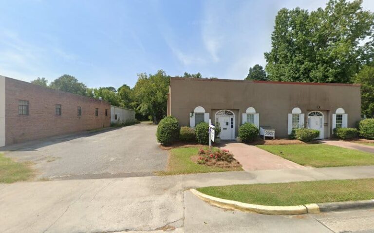 459317 williams hulst 768x480