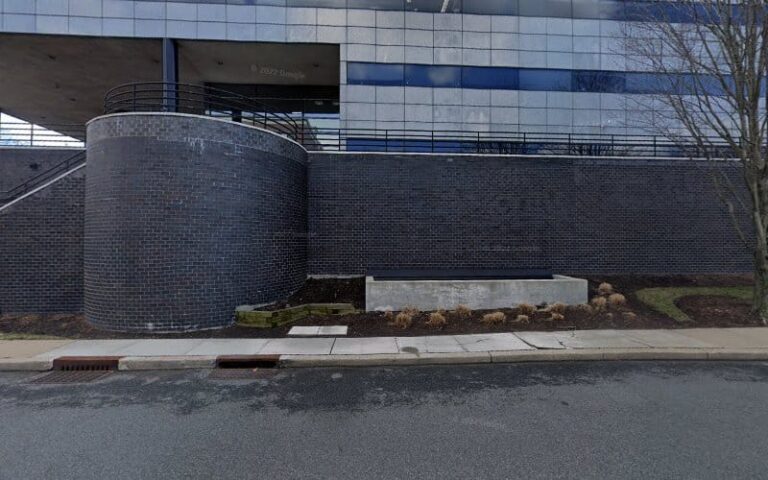 462019 wolf lori 768x480