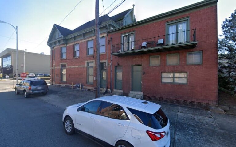 462061 wolfe bentley 768x480