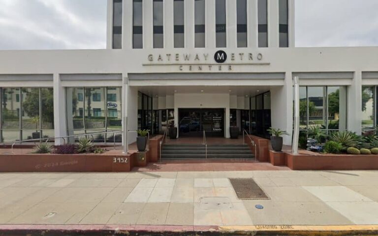 464553 yee associates 768x480