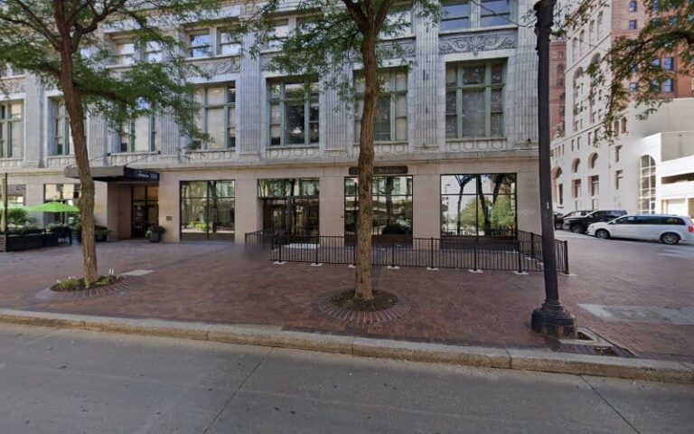 464955 young young 768x480