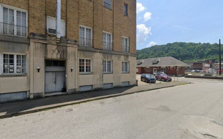 465195 younger c christoph 768x480