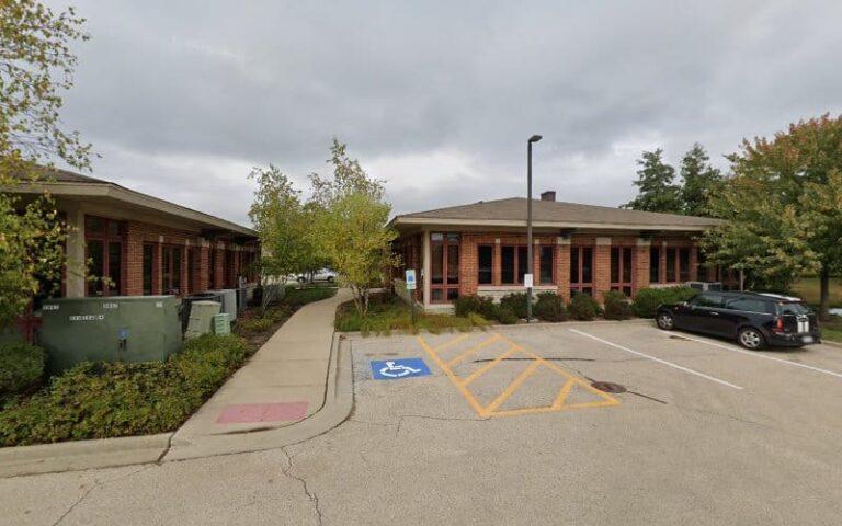 466451 ziering weiss 768x480