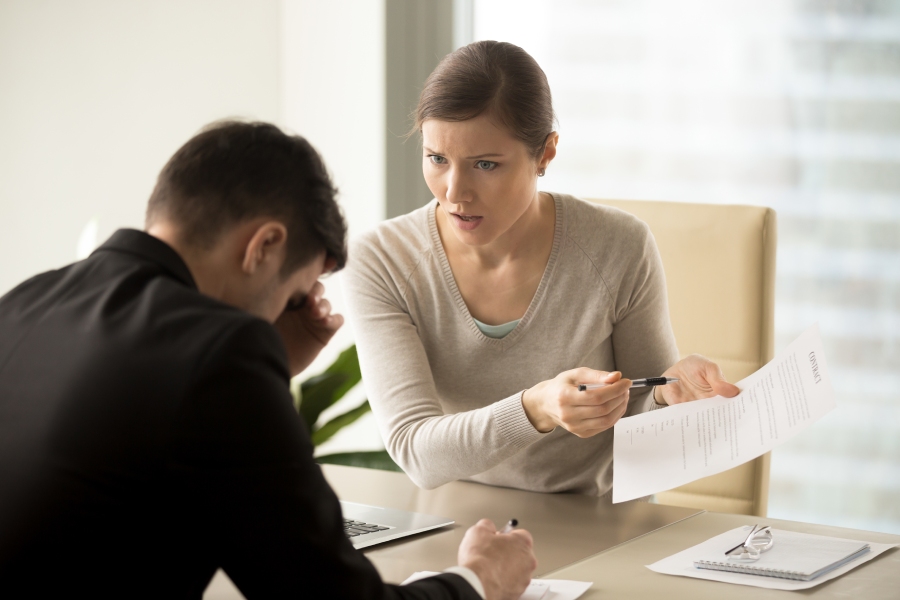 business lady insists changing contact text